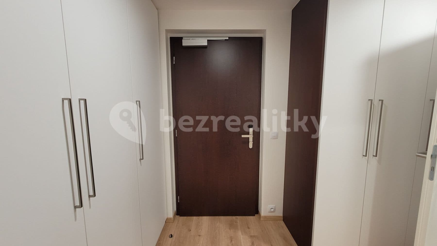 Prenájom bytu 1-izbový 31 m², Mukařovského, Praha, Praha Prenájom bytu 1-izbový 31 m², Mukařovského, Praha, Praha