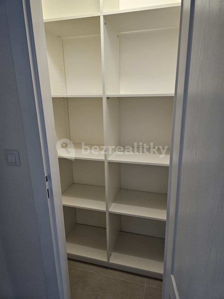 Prenájom bytu 2-izbový 70 m², Viniční, Brno, Jihomoravský kraj Prenájom bytu 2-izbový 70 m², Viniční, Brno, Jihomoravský kraj