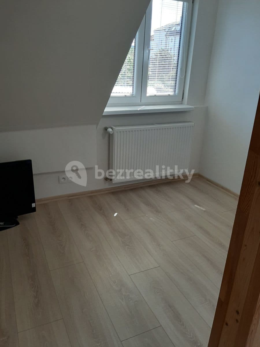 Prenájom bytu 3-izbový 85 m², U Stojanu, Praha, Praha Prenájom bytu 3-izbový 85 m², U Stojanu, Praha, Praha