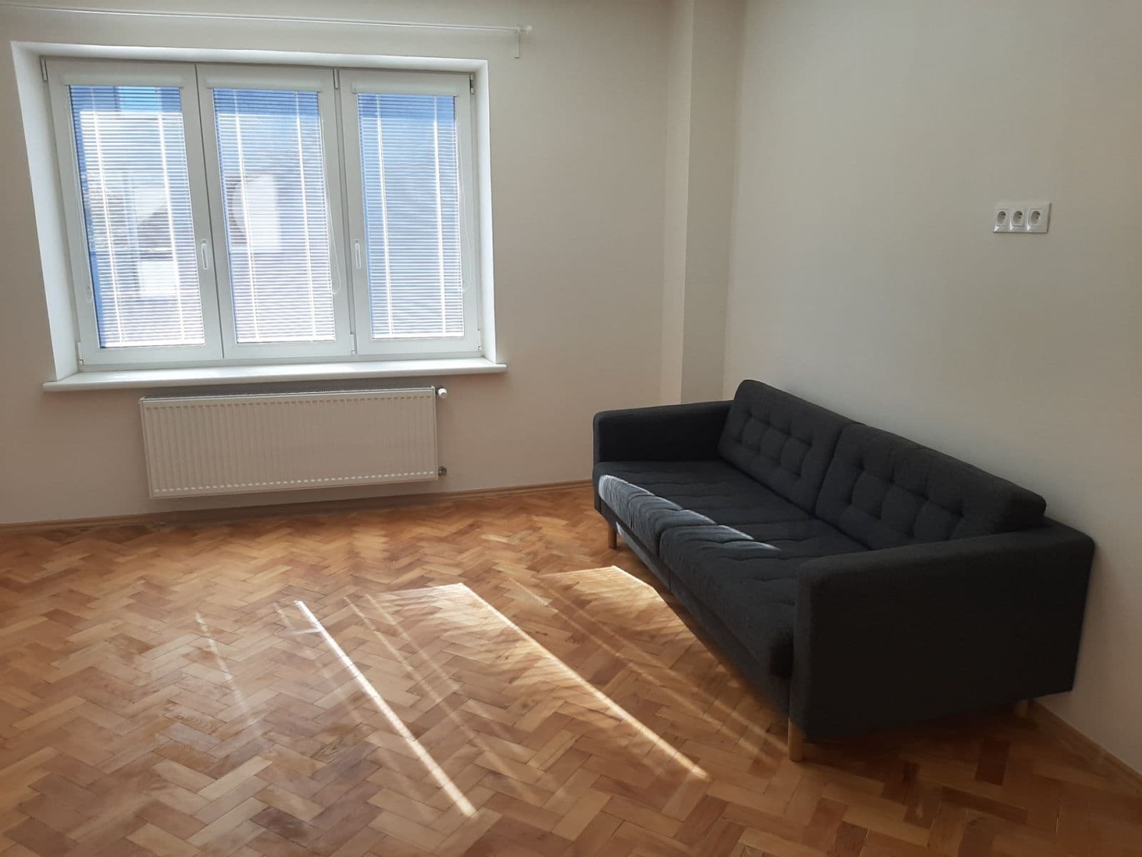Prenájom bytu 3-izbový 82 m², U Stojanu, Praha, Praha Prenájom bytu 3-izbový 82 m², U Stojanu, Praha, Praha