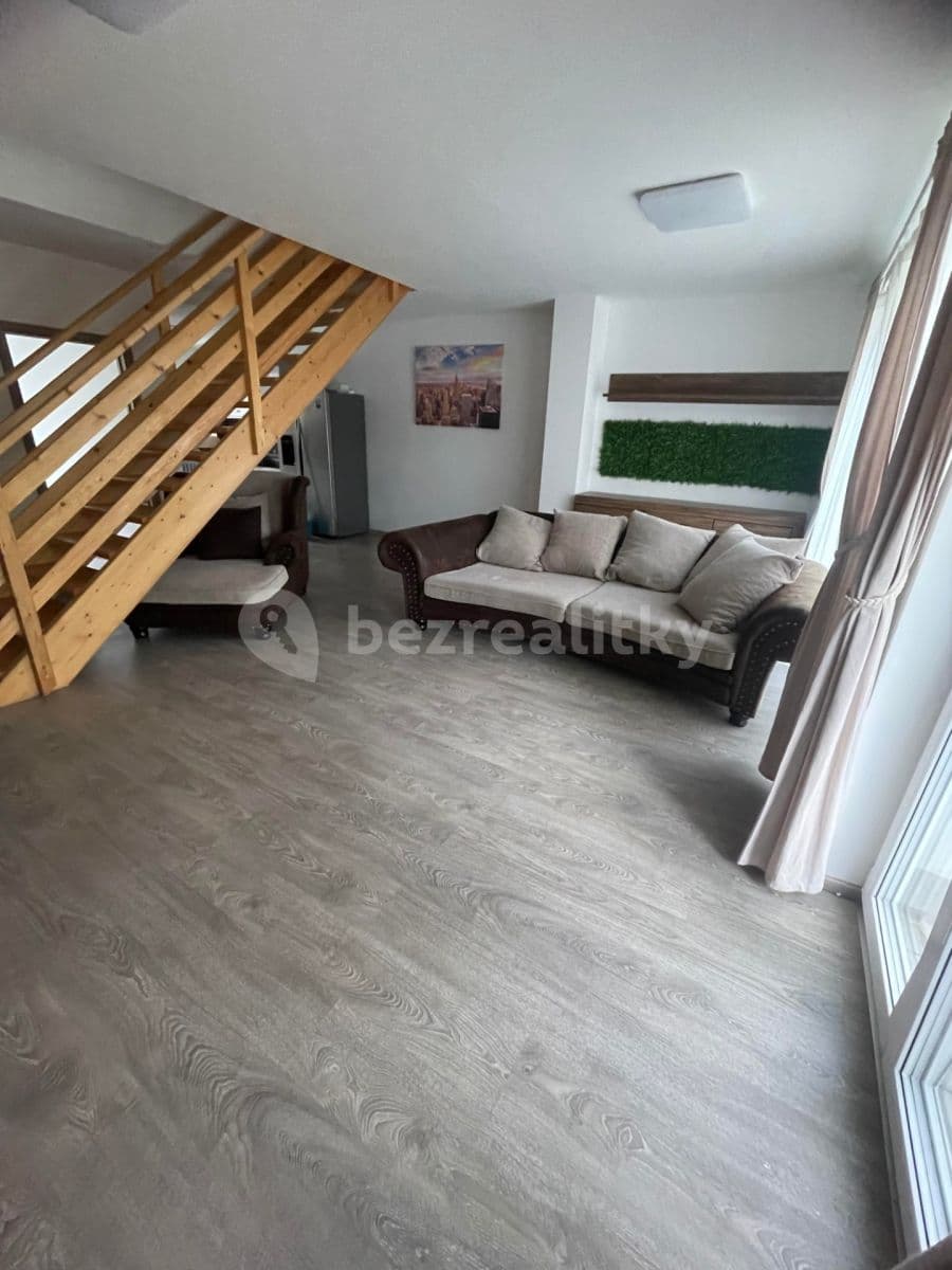 Prenájom domu 97 m², pozemek 130 m², Tři Vršky, Králův Dvůr, Středočeský kraj Prenájom domu 97 m², pozemek 130 m², Tři Vršky, Králův Dvůr, Středočeský kraj