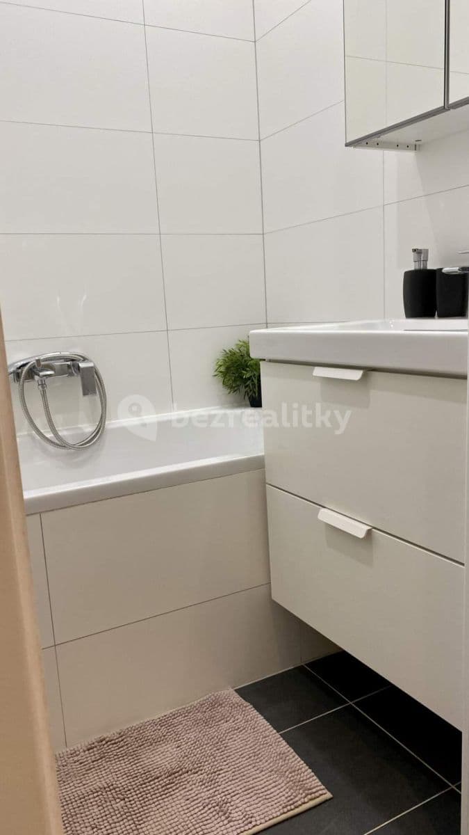 Prenájom bytu 2-izbový 66 m², Na Královkách, Kuřim, Jihomoravský kraj Prenájom bytu 2-izbový 66 m², Na Královkách, Kuřim, Jihomoravský kraj