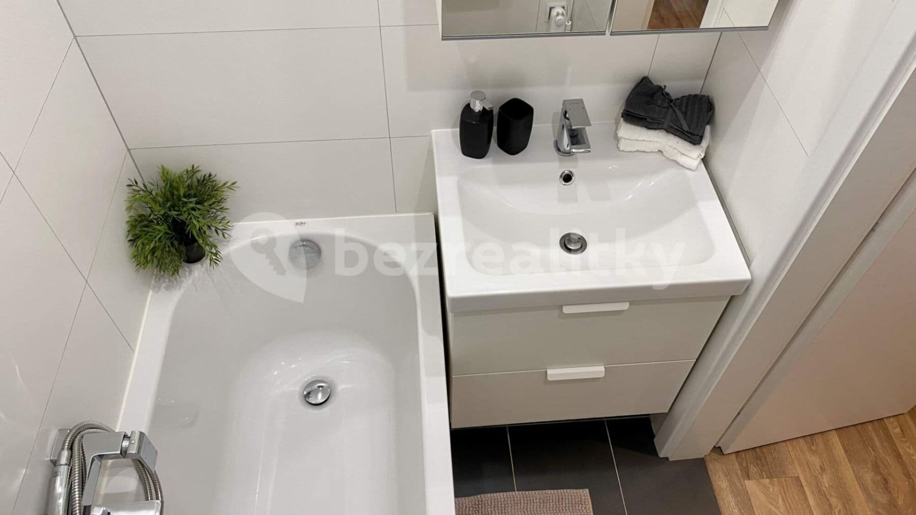 Prenájom bytu 2-izbový 66 m², Na Královkách, Kuřim, Jihomoravský kraj Prenájom bytu 2-izbový 66 m², Na Královkách, Kuřim, Jihomoravský kraj