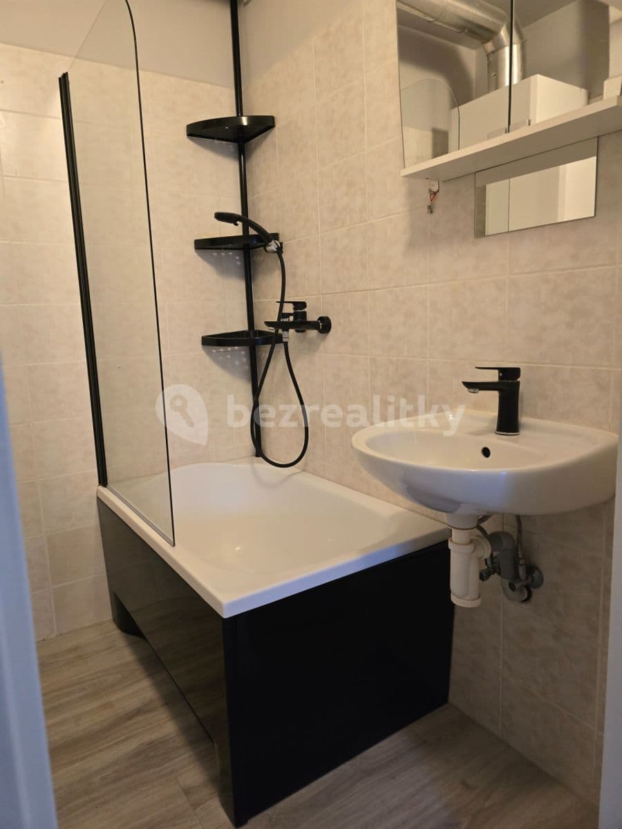 Prenájom bytu 3-izbový 82 m², Michelská, Praha, Praha Prenájom bytu 3-izbový 82 m², Michelská, Praha, Praha