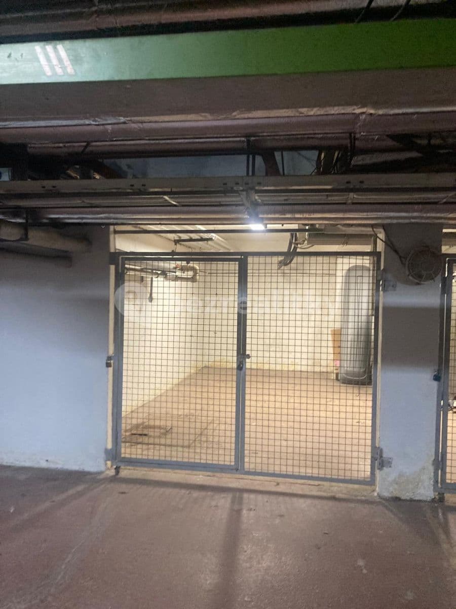 Prenájom garáže 20 m², Perunova, Praha, Praha Prenájom garáže 20 m², Perunova, Praha, Praha