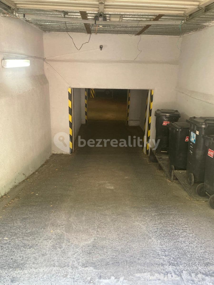 Prenájom garáže 20 m², Perunova, Praha, Praha Prenájom garáže 20 m², Perunova, Praha, Praha