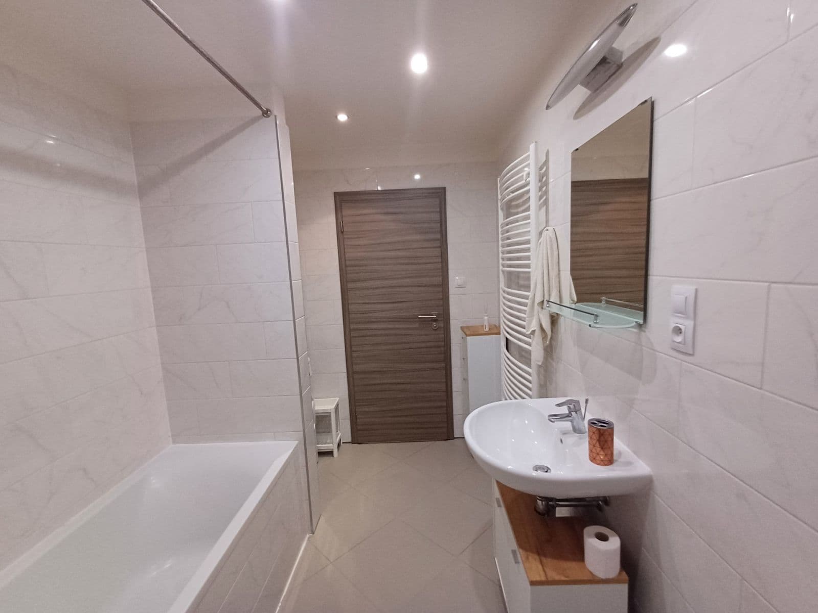 Prenájom bytu 2-izbový 63 m², V Háji, Praha, Praha Prenájom bytu 2-izbový 63 m², V Háji, Praha, Praha