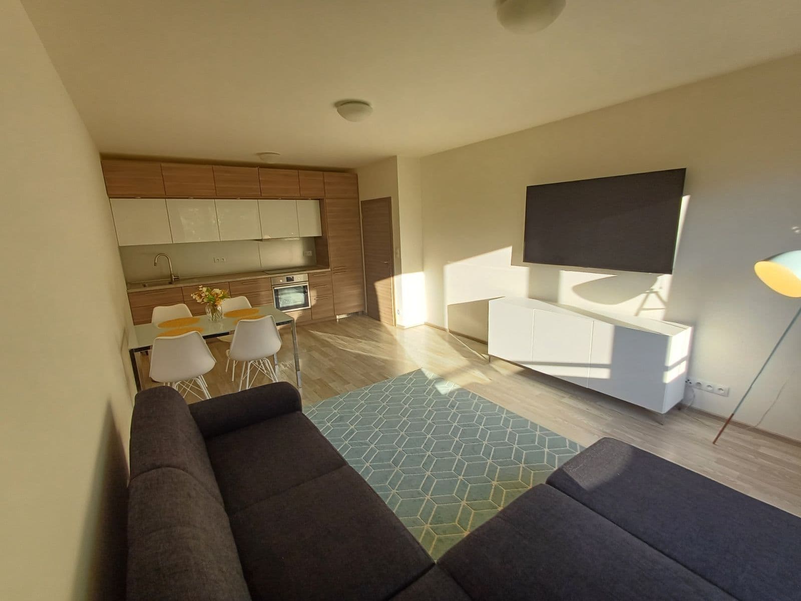 Prenájom bytu 2-izbový 63 m², V Háji, Praha, Praha Prenájom bytu 2-izbový 63 m², V Háji, Praha, Praha
