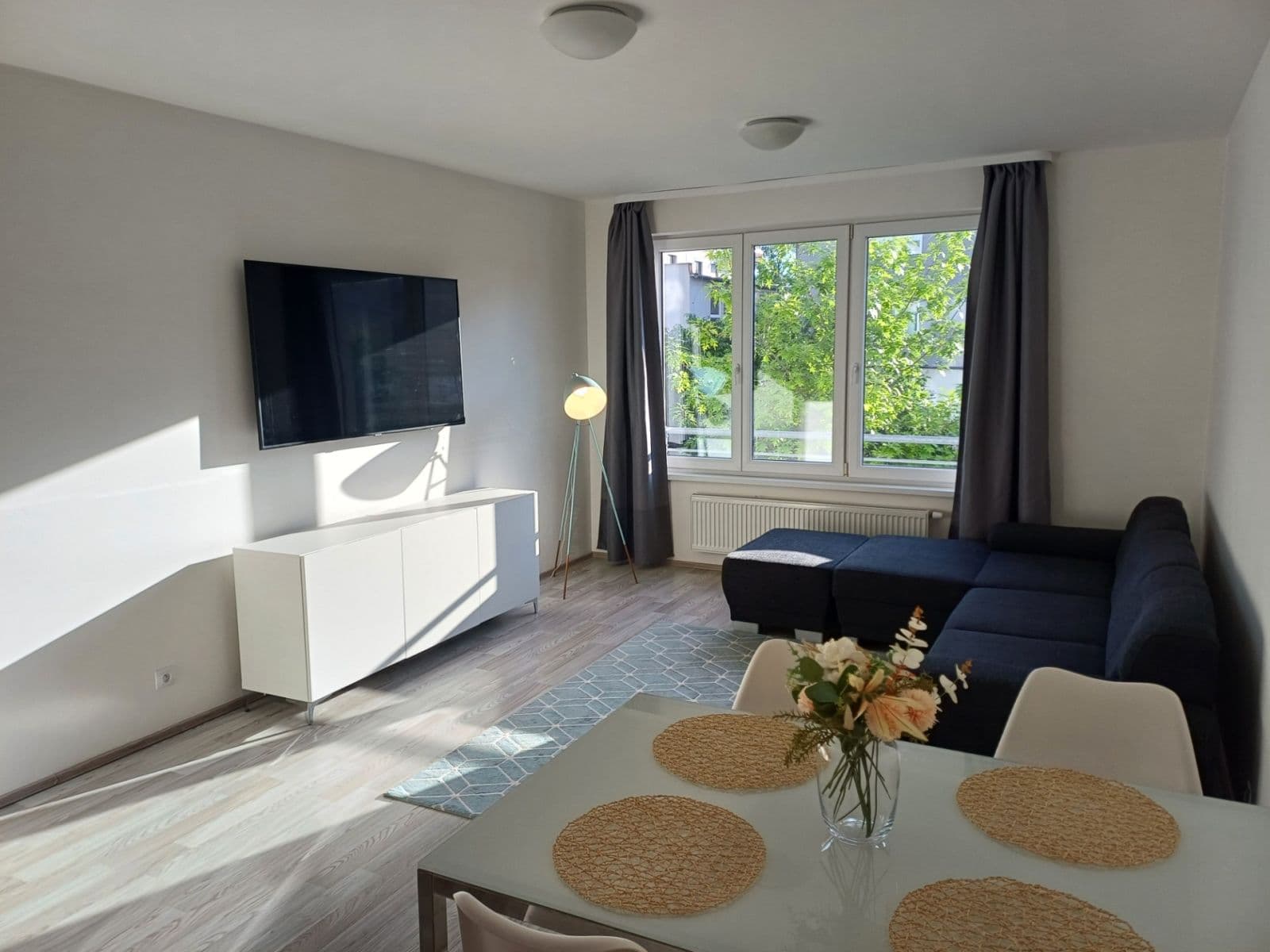 Prenájom bytu 2-izbový 63 m², V Háji, Praha, Praha Prenájom bytu 2-izbový 63 m², V Háji, Praha, Praha