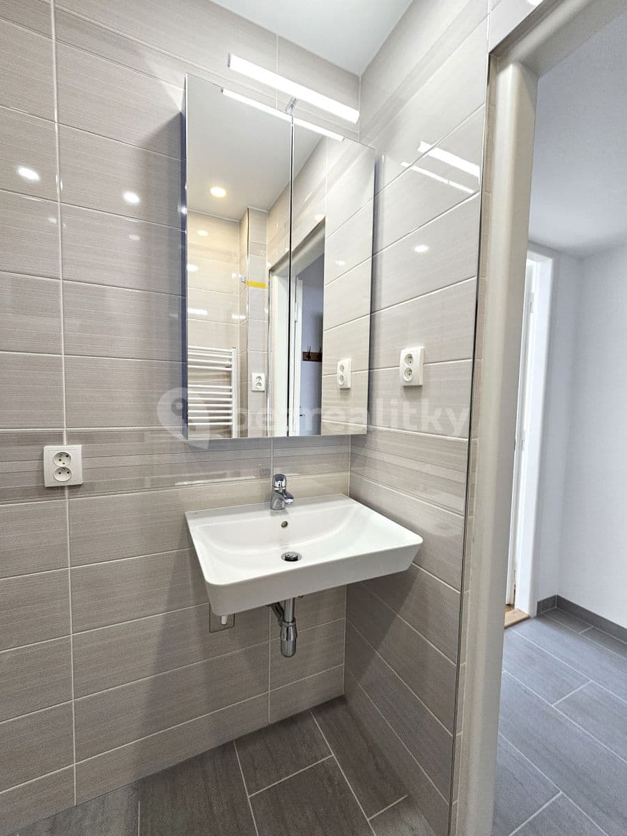 Prenájom bytu Garsoniéra 28 m², Heřmanova, Praha, Praha Prenájom bytu Garsoniéra 28 m², Heřmanova, Praha, Praha