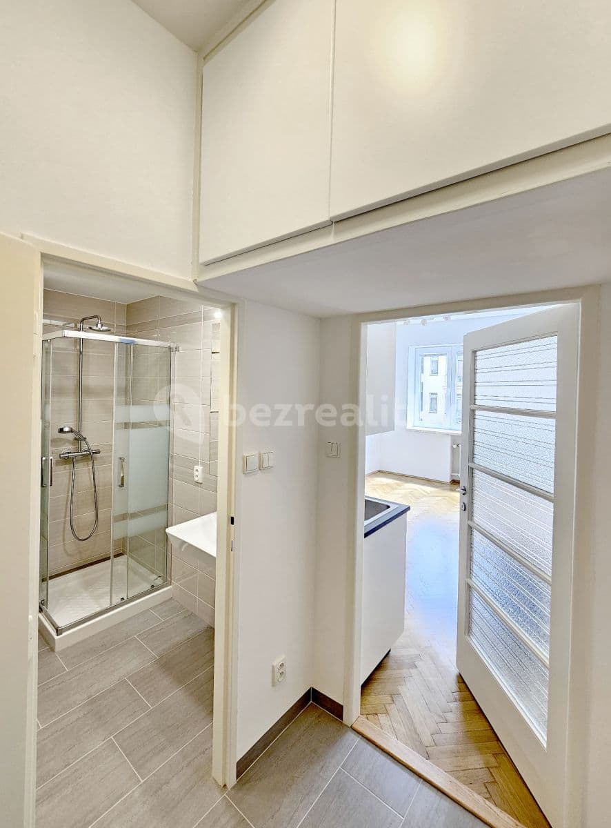 Prenájom bytu Garsoniéra 28 m², Heřmanova, Praha, Praha Prenájom bytu Garsoniéra 28 m², Heřmanova, Praha, Praha