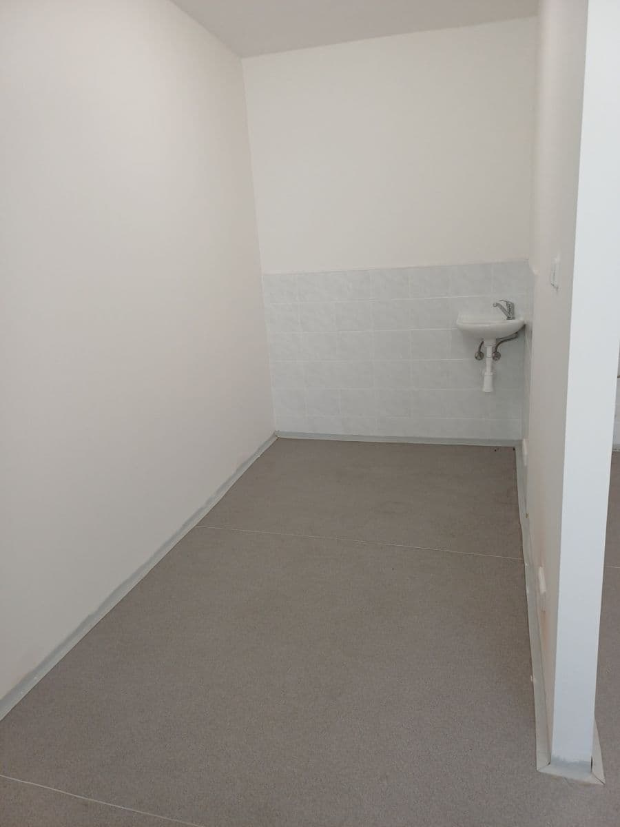 Prenájom nebytového priestoru 22 m², Nad Sokolovnou, Praha, Praha Prenájom nebytového priestoru 22 m², Nad Sokolovnou, Praha, Praha