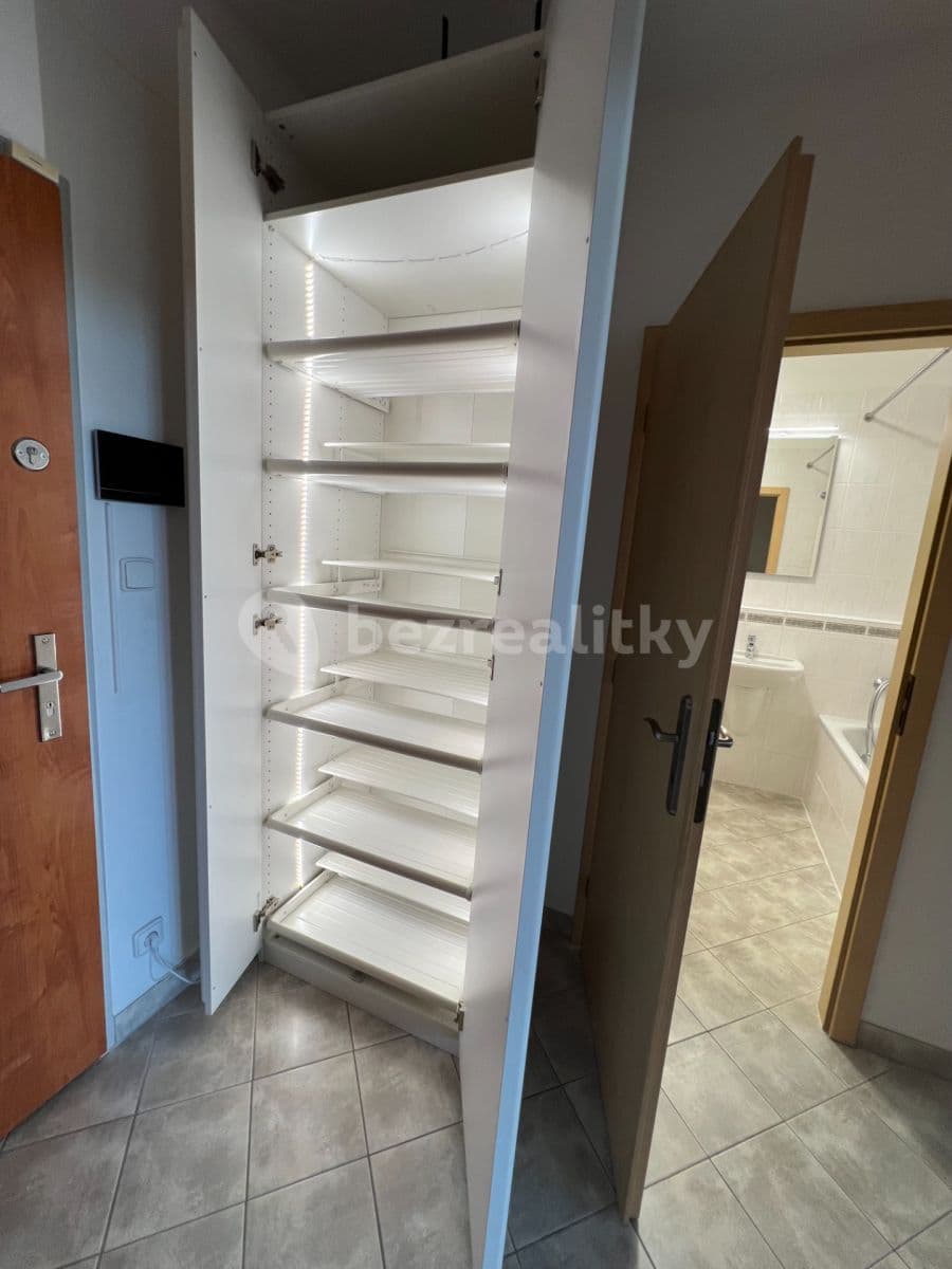 Prenájom bytu 2-izbový 50 m², Nad Okrouhlíkem, Praha, Praha Prenájom bytu 2-izbový 50 m², Nad Okrouhlíkem, Praha, Praha