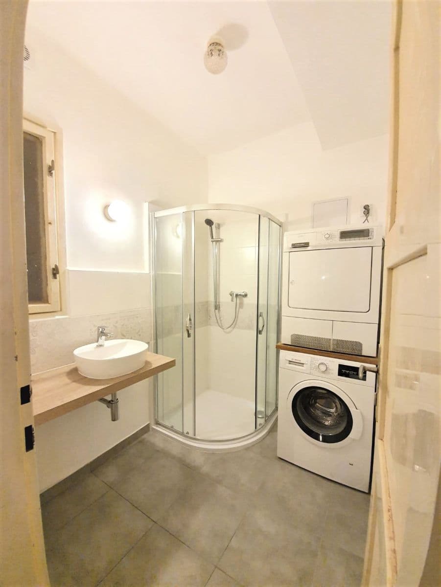 Prenájom bytu 72 m², Vrázova, Praha, Praha Prenájom bytu 72 m², Vrázova, Praha, Praha