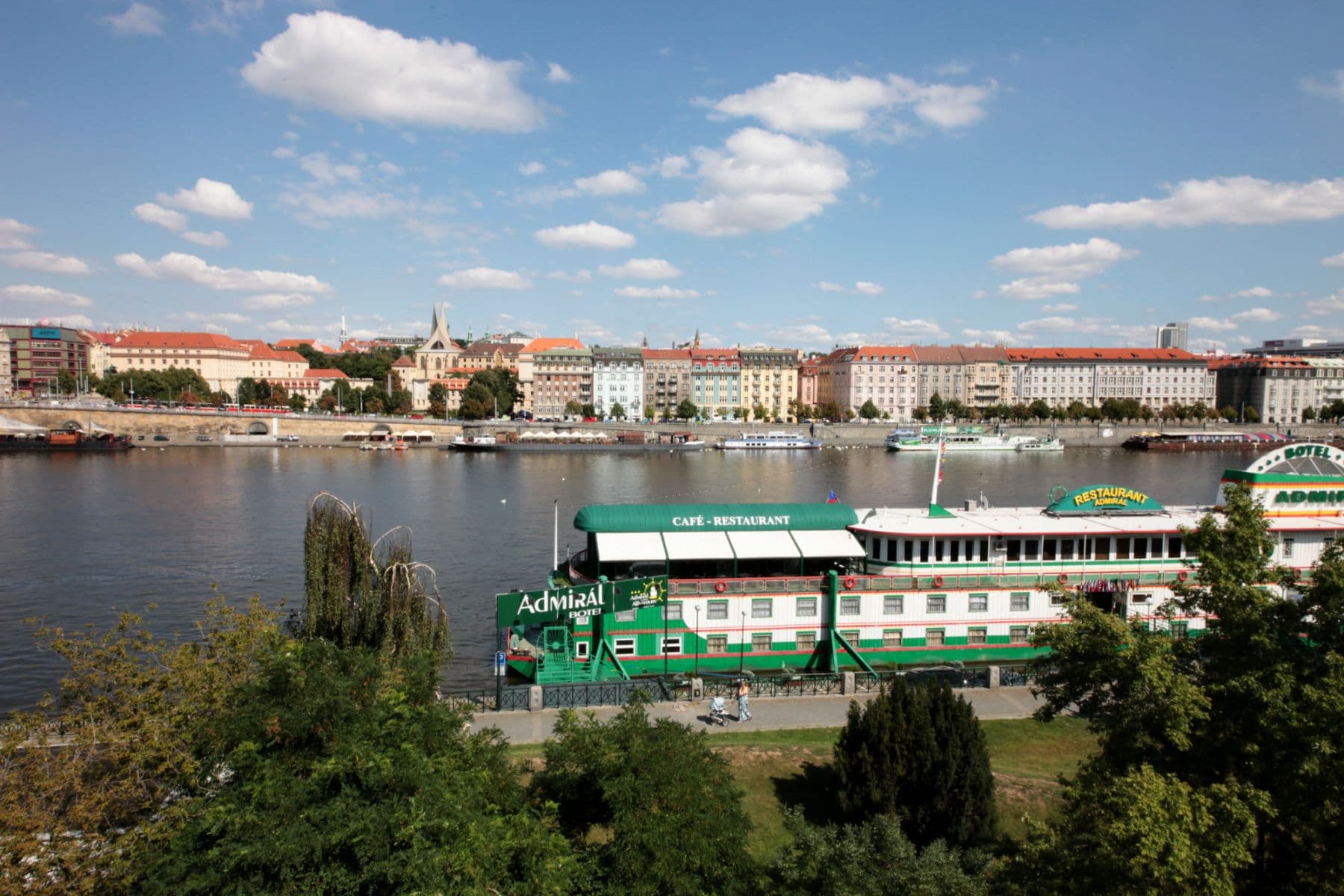 Prenájom bytu 80 m², Hořejší nábřeží, Praha, Praha Prenájom bytu 80 m², Hořejší nábřeží, Praha, Praha