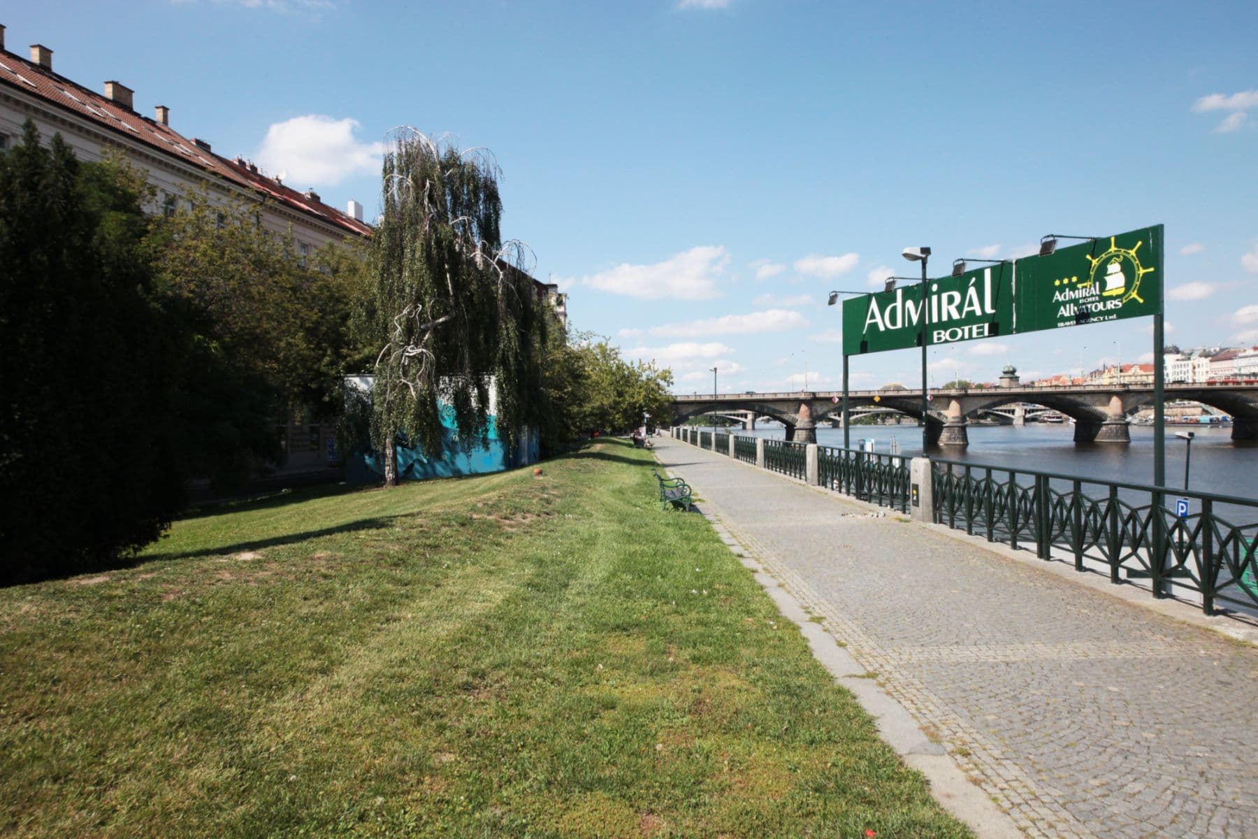 Prenájom bytu 80 m², Hořejší nábřeží, Praha, Praha Prenájom bytu 80 m², Hořejší nábřeží, Praha, Praha