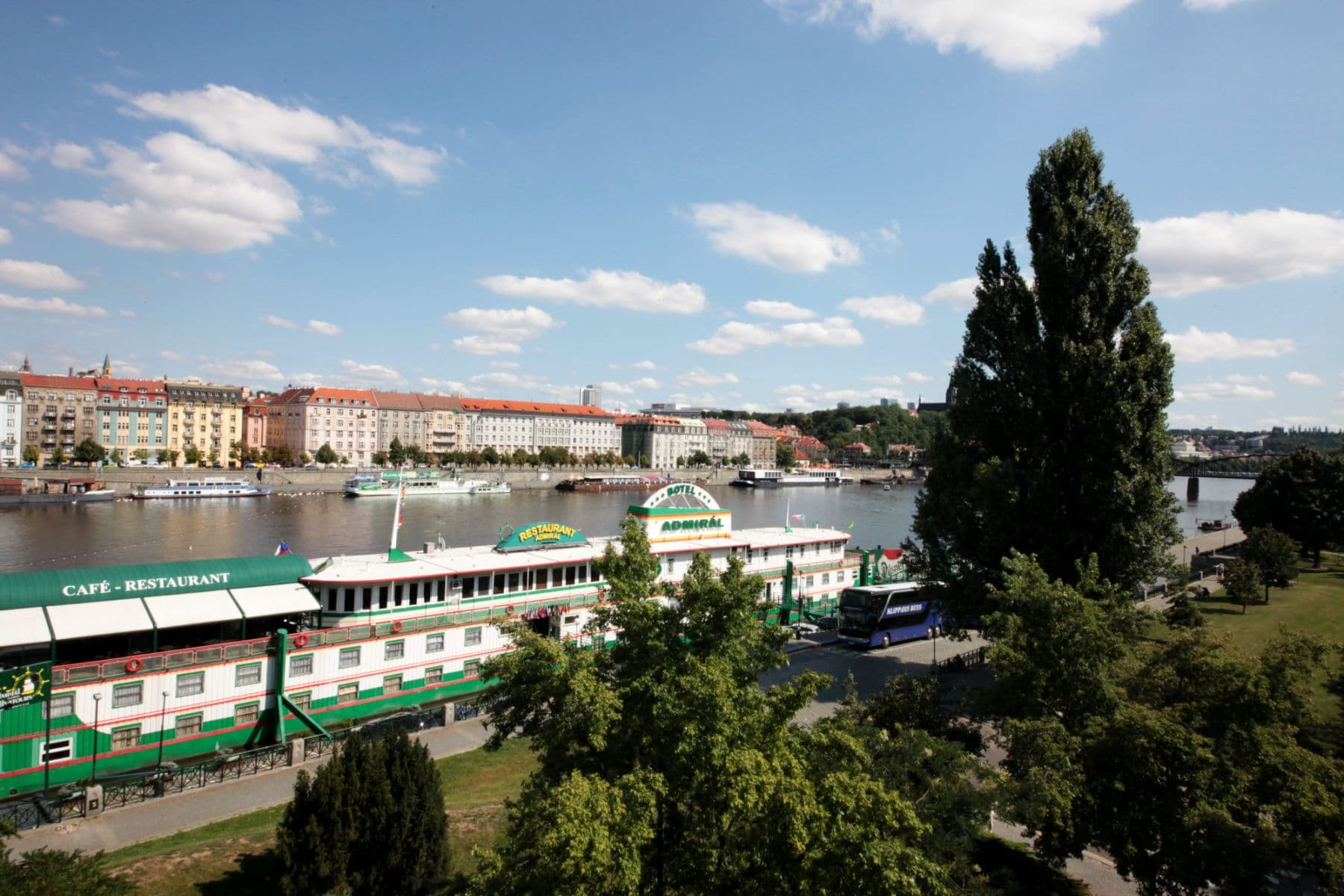 Prenájom bytu 80 m², Hořejší nábřeží, Praha, Praha Prenájom bytu 80 m², Hořejší nábřeží, Praha, Praha