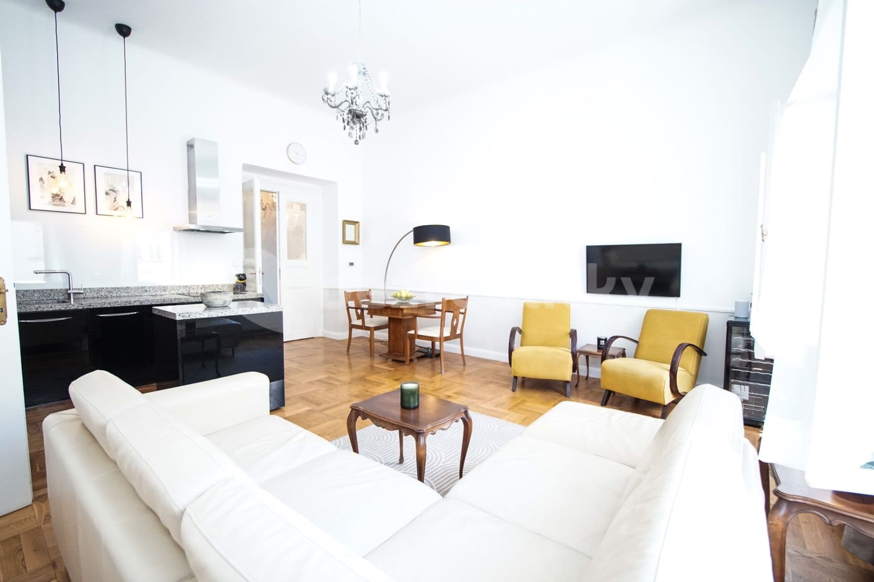 Prenájom bytu 4-izbový 97 m², Korunní, Praha, Praha Prenájom bytu 4-izbový 97 m², Korunní, Praha, Praha