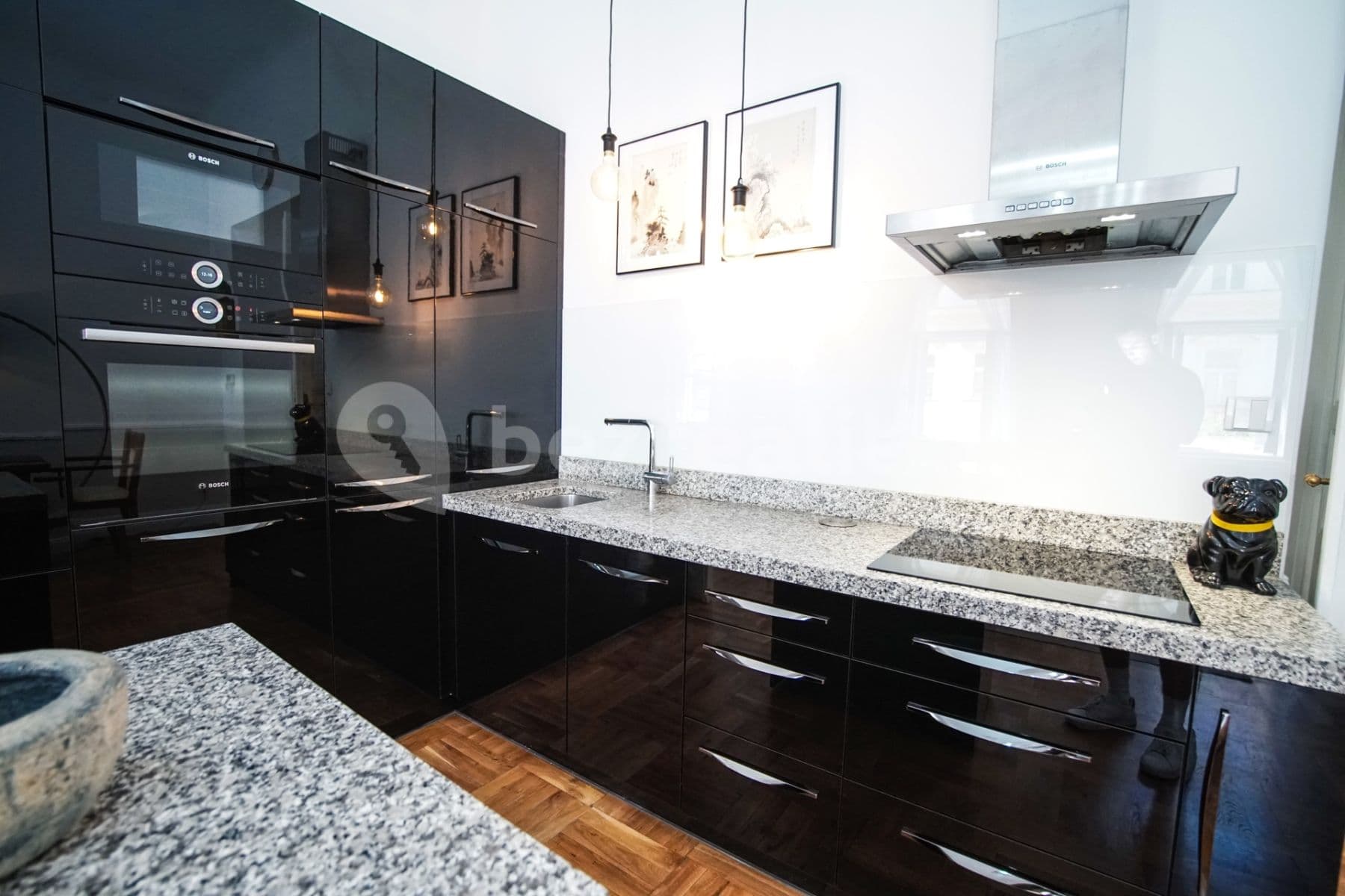 Prenájom bytu 4-izbový 97 m², Korunní, Praha, Praha Prenájom bytu 4-izbový 97 m², Korunní, Praha, Praha