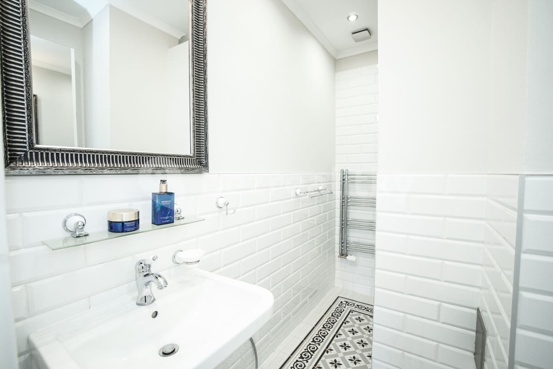 Prenájom bytu 4-izbový 97 m², Korunní, Praha, Praha Prenájom bytu 4-izbový 97 m², Korunní, Praha, Praha