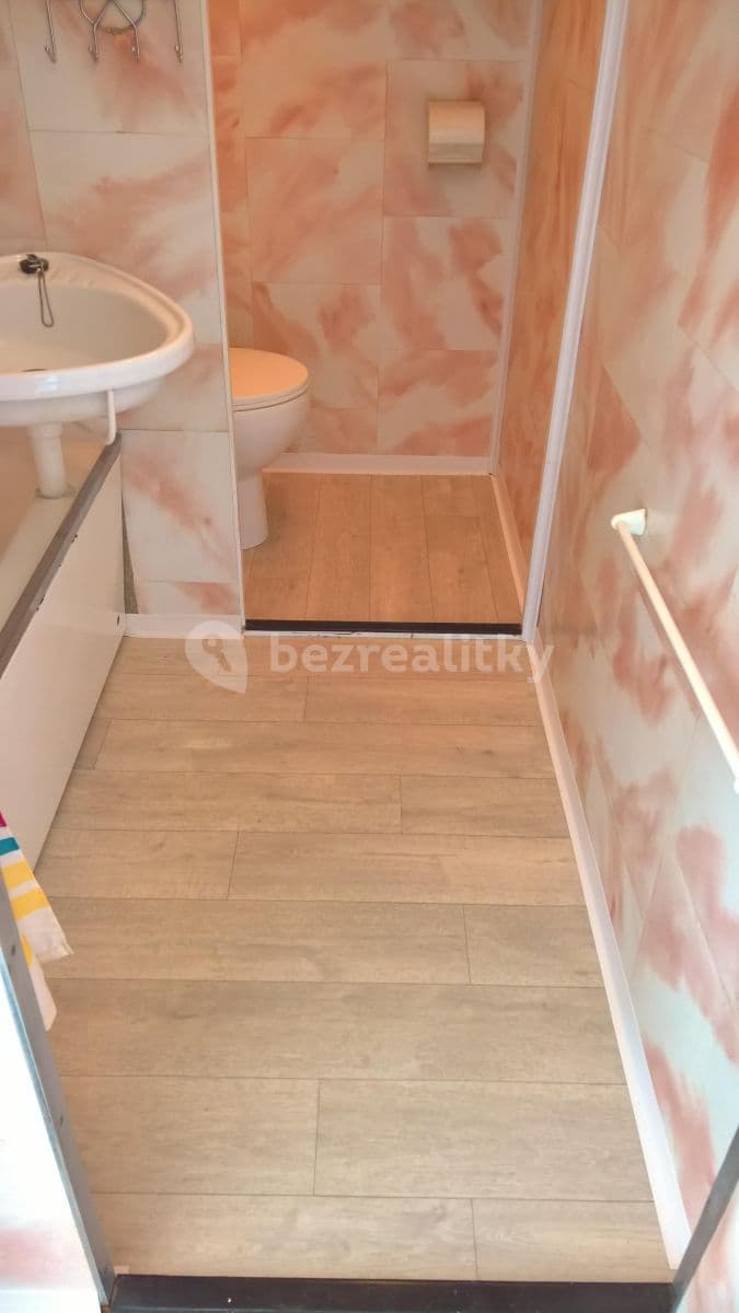 Prenájom bytu 1-izbový 21 m², Heranova, Ústí nad Orlicí, Pardubický kraj Prenájom bytu 1-izbový 21 m², Heranova, Ústí nad Orlicí, Pardubický kraj