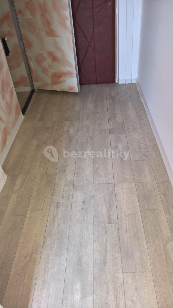 Prenájom bytu 1-izbový 21 m², Heranova, Ústí nad Orlicí, Pardubický kraj Prenájom bytu 1-izbový 21 m², Heranova, Ústí nad Orlicí, Pardubický kraj