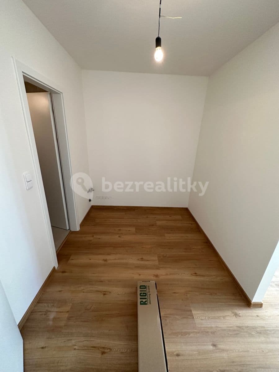 Prenájom bytu 4-izbový 130 m², Stočesova, Praha, Praha Prenájom bytu 4-izbový 130 m², Stočesova, Praha, Praha