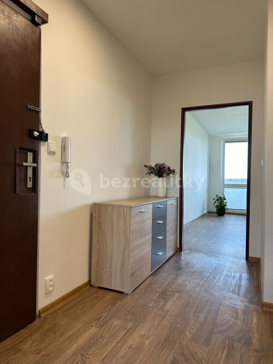 Prenájom bytu 3-izbový 73 m², Zárybská, Praha, Praha Prenájom bytu 3-izbový 73 m², Zárybská, Praha, Praha