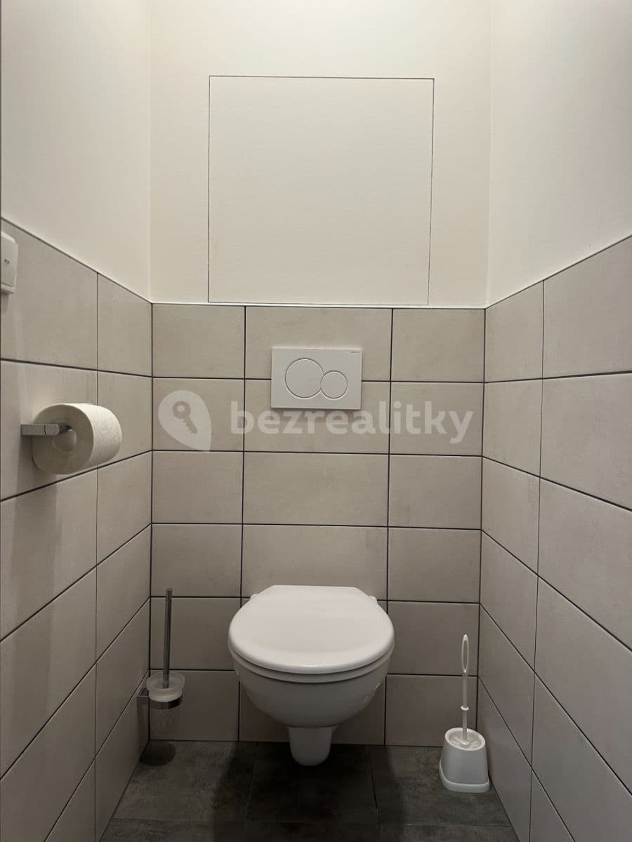 Prenájom bytu 3-izbový 73 m², Zárybská, Praha, Praha Prenájom bytu 3-izbový 73 m², Zárybská, Praha, Praha