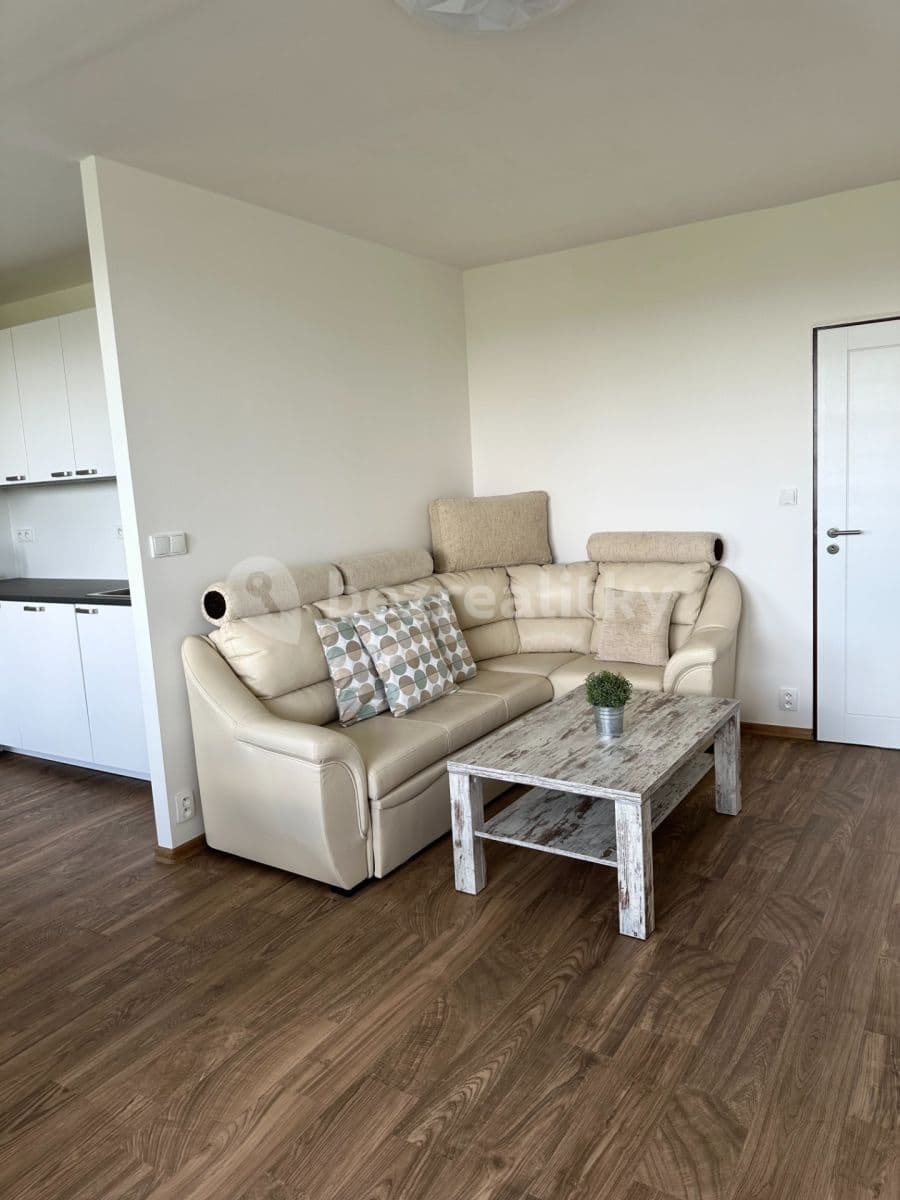 Prenájom bytu 3-izbový 73 m², Zárybská, Praha, Praha Prenájom bytu 3-izbový 73 m², Zárybská, Praha, Praha