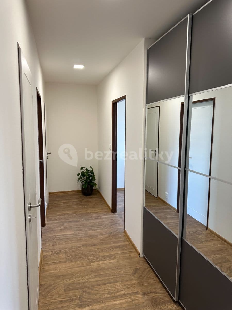 Prenájom bytu 3-izbový 73 m², Zárybská, Praha, Praha Prenájom bytu 3-izbový 73 m², Zárybská, Praha, Praha