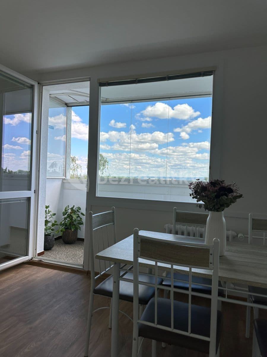 Prenájom bytu 3-izbový 73 m², Zárybská, Praha, Praha Prenájom bytu 3-izbový 73 m², Zárybská, Praha, Praha