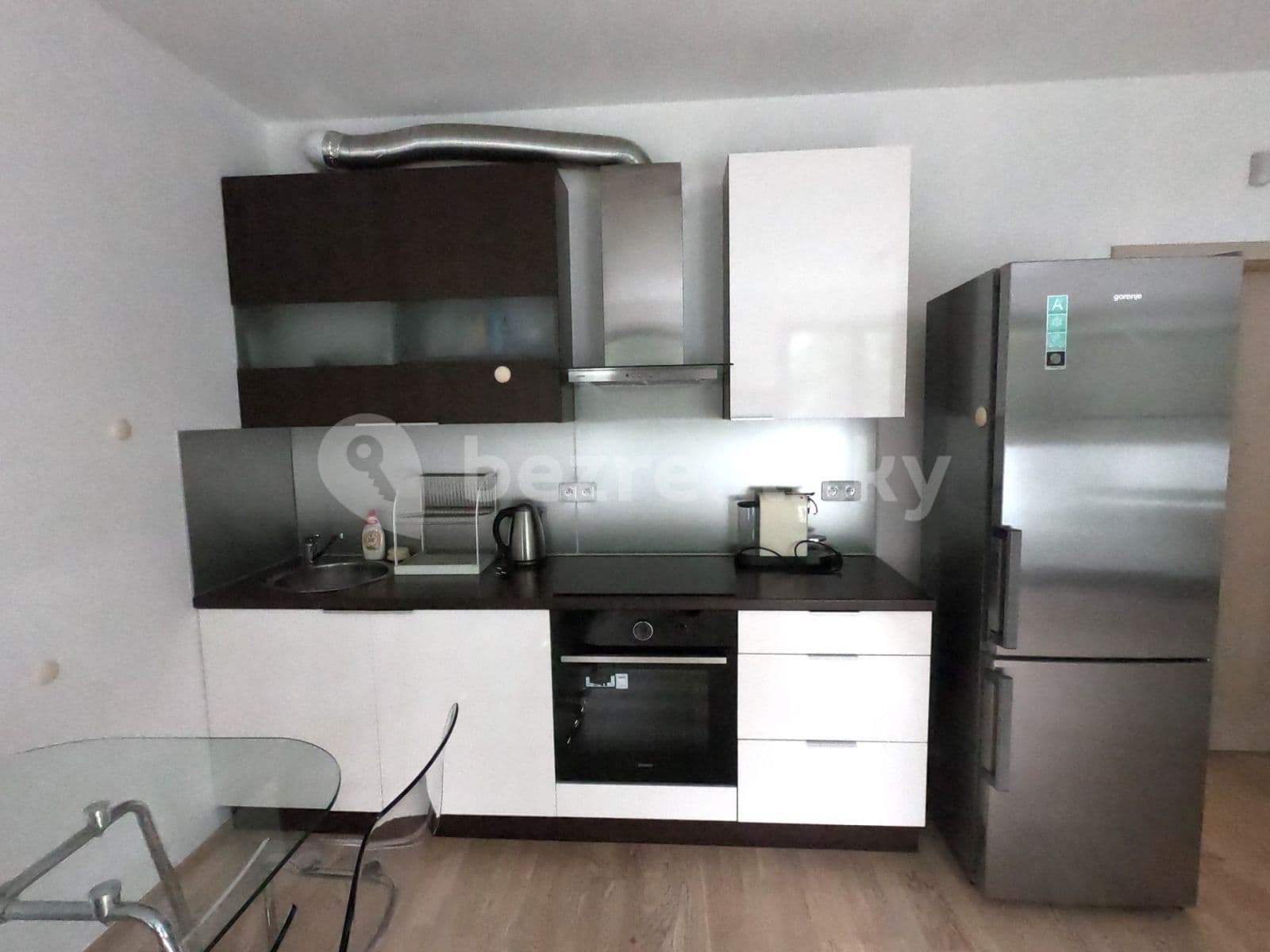 Prenájom bytu 1-izbový 37 m², Olšanská, Praha, Praha Prenájom bytu 1-izbový 37 m², Olšanská, Praha, Praha