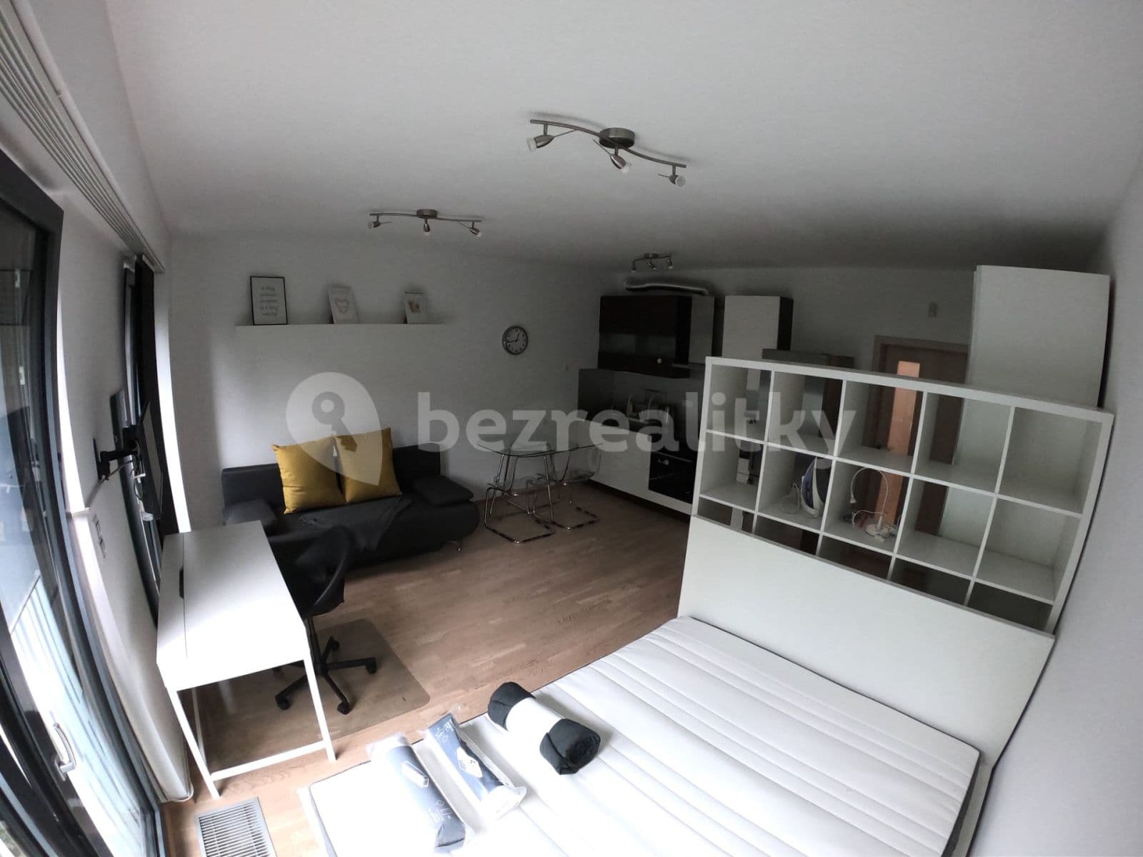 Prenájom bytu 1-izbový 37 m², Olšanská, Praha, Praha Prenájom bytu 1-izbový 37 m², Olšanská, Praha, Praha