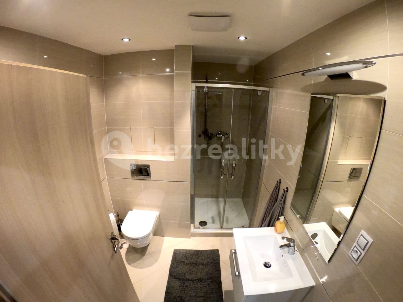 Prenájom bytu 1-izbový 37 m², Olšanská, Praha, Praha Prenájom bytu 1-izbový 37 m², Olšanská, Praha, Praha