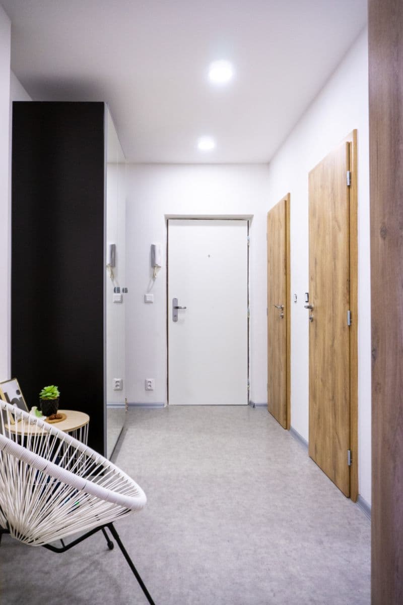 Prenájom bytu 56 m², Kamerunská, Praha, Praha Prenájom bytu 56 m², Kamerunská, Praha, Praha