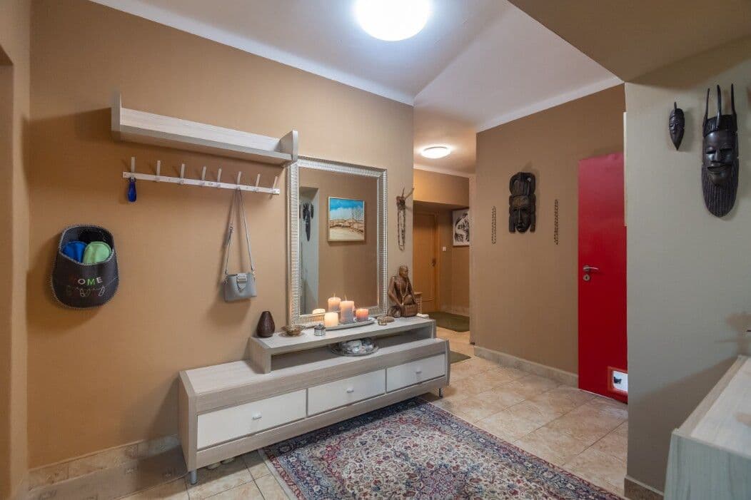 Prenájom bytu 16 m², Biskupcova, Praha, Praha Prenájom bytu 16 m², Biskupcova, Praha, Praha