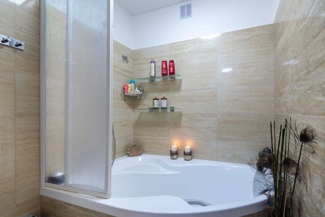 Prenájom bytu 16 m², Biskupcova, Praha, Praha Prenájom bytu 16 m², Biskupcova, Praha, Praha