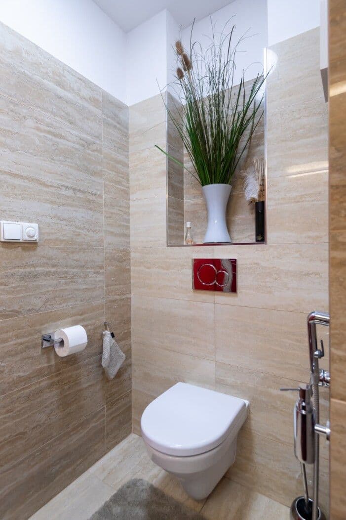 Prenájom bytu 16 m², Biskupcova, Praha, Praha Prenájom bytu 16 m², Biskupcova, Praha, Praha