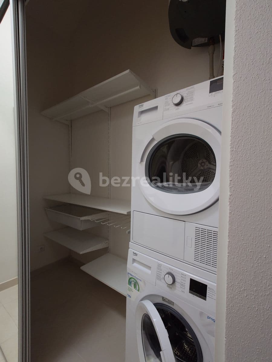 Prenájom bytu Garsoniéra 28 m², Erbenova, Praha, Praha Prenájom bytu Garsoniéra 28 m², Erbenova, Praha, Praha