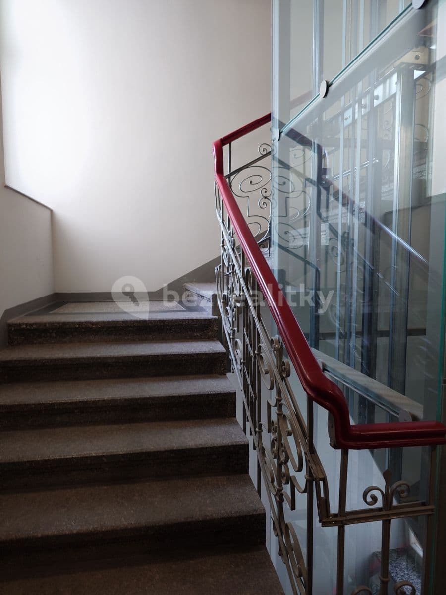 Prenájom bytu Garsoniéra 28 m², Erbenova, Praha, Praha Prenájom bytu Garsoniéra 28 m², Erbenova, Praha, Praha
