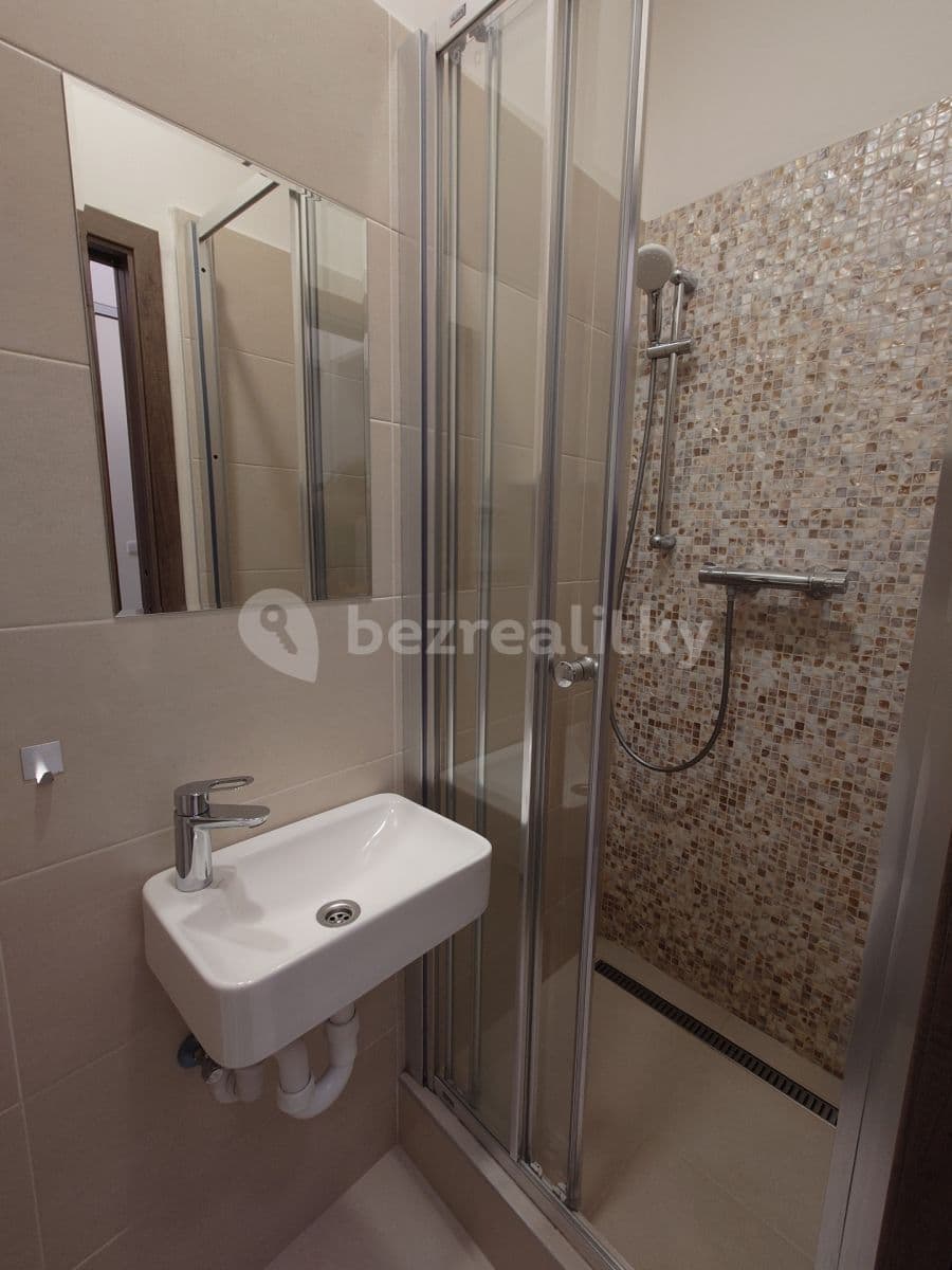 Prenájom bytu Garsoniéra 28 m², Erbenova, Praha, Praha Prenájom bytu Garsoniéra 28 m², Erbenova, Praha, Praha