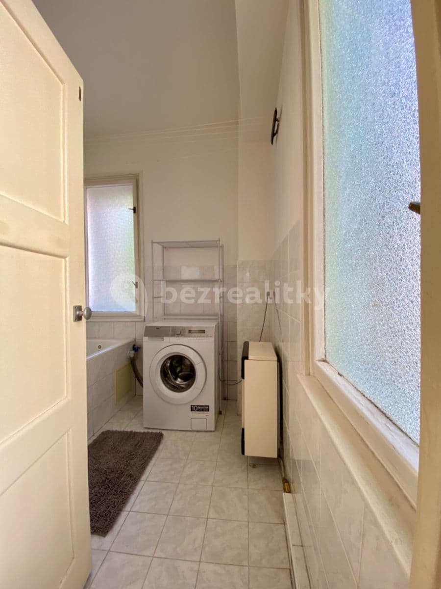 Prenájom bytu 1-izbový 39 m², Viklefova, Praha, Praha Prenájom bytu 1-izbový 39 m², Viklefova, Praha, Praha