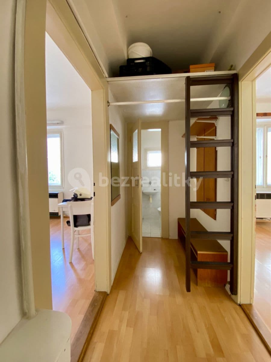 Prenájom bytu 1-izbový 39 m², Viklefova, Praha, Praha Prenájom bytu 1-izbový 39 m², Viklefova, Praha, Praha