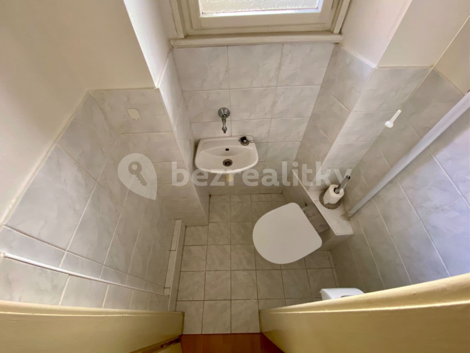 Prenájom bytu 1-izbový 39 m², Viklefova, Praha, Praha Prenájom bytu 1-izbový 39 m², Viklefova, Praha, Praha