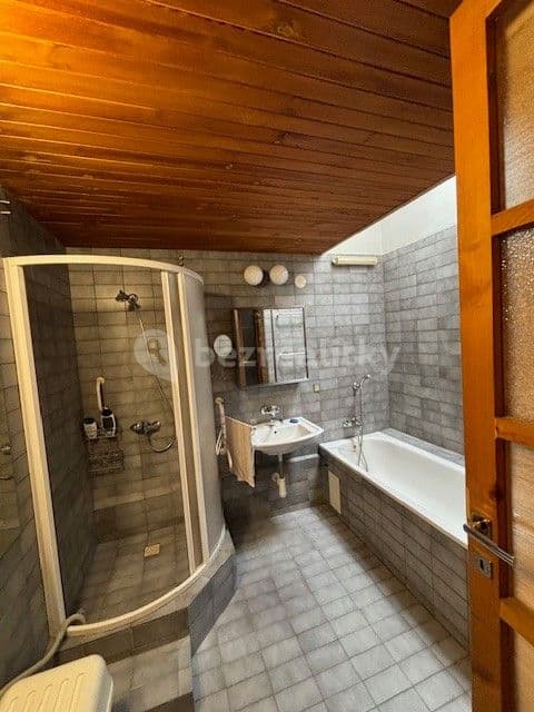 Prenájom bytu 4-izbový 95 m², Antonína Slavíka, Brno, Jihomoravský kraj Prenájom bytu 4-izbový 95 m², Antonína Slavíka, Brno, Jihomoravský kraj