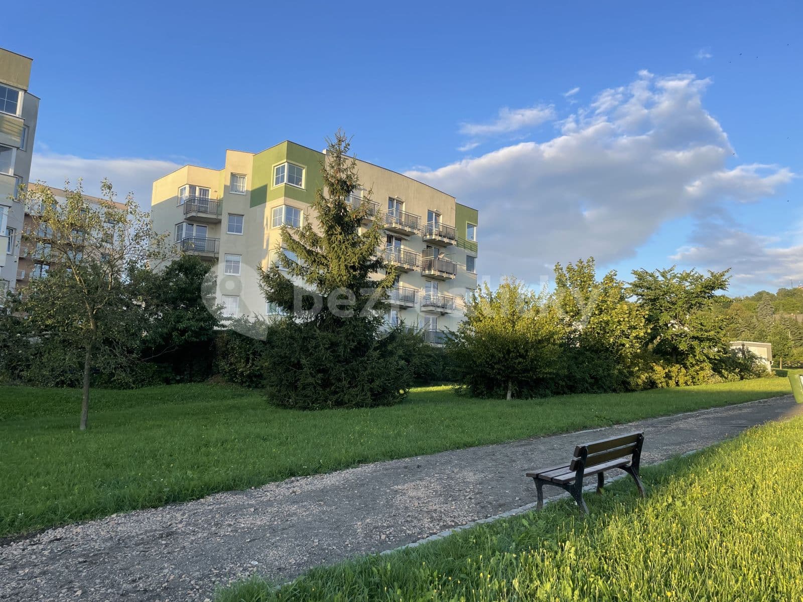 Prenájom bytu 2-izbový 57 m², Okrová, Náchod, Královéhradecký kraj Prenájom bytu 2-izbový 57 m², Okrová, Náchod, Královéhradecký kraj