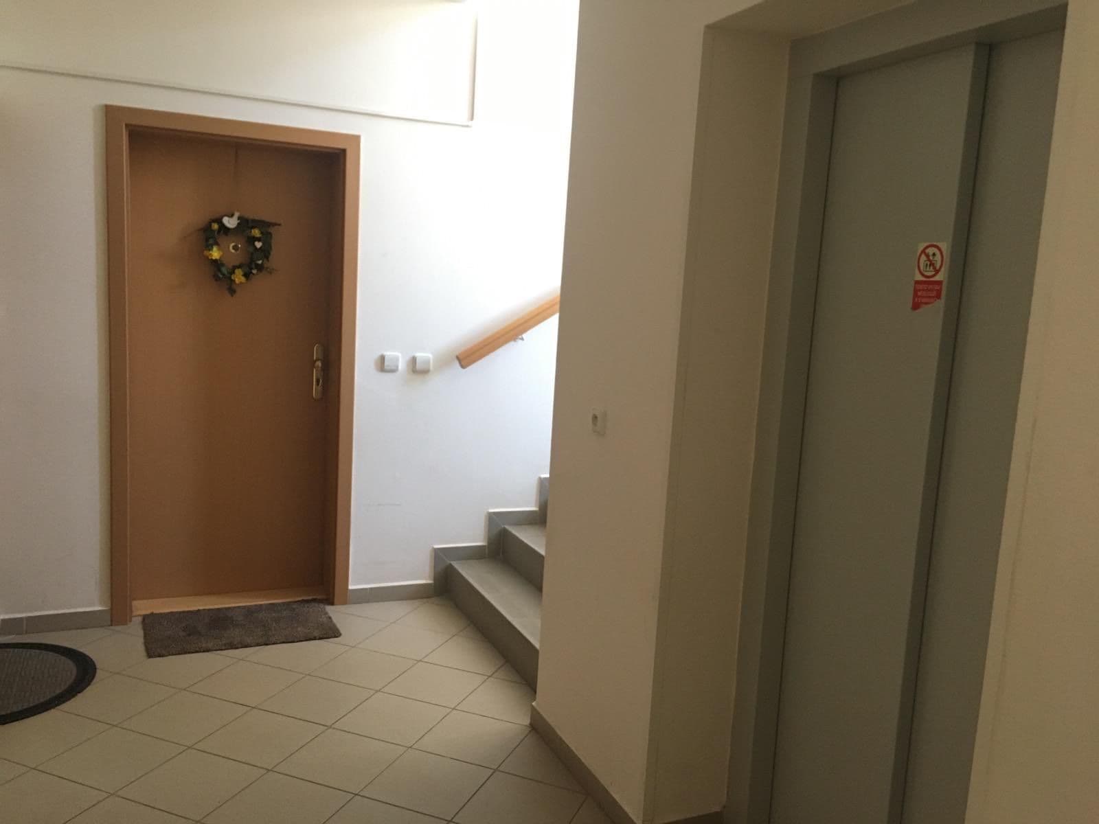 Prenájom bytu 2-izbový 57 m², Okrová, Náchod, Královéhradecký kraj Prenájom bytu 2-izbový 57 m², Okrová, Náchod, Královéhradecký kraj