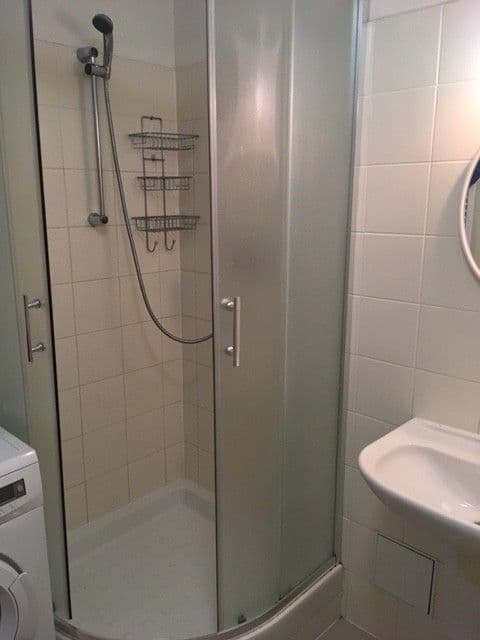 Prenájom bytu 1-izbový 37 m², Na Slatince, Praha, Praha Prenájom bytu 1-izbový 37 m², Na Slatince, Praha, Praha