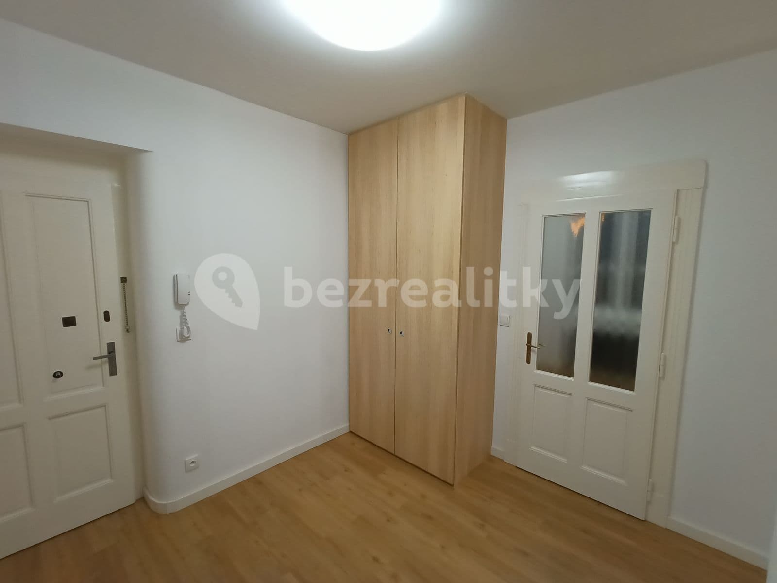 Prenájom bytu 2-izbový 50 m², U Nikolajky, Praha, Praha Prenájom bytu 2-izbový 50 m², U Nikolajky, Praha, Praha